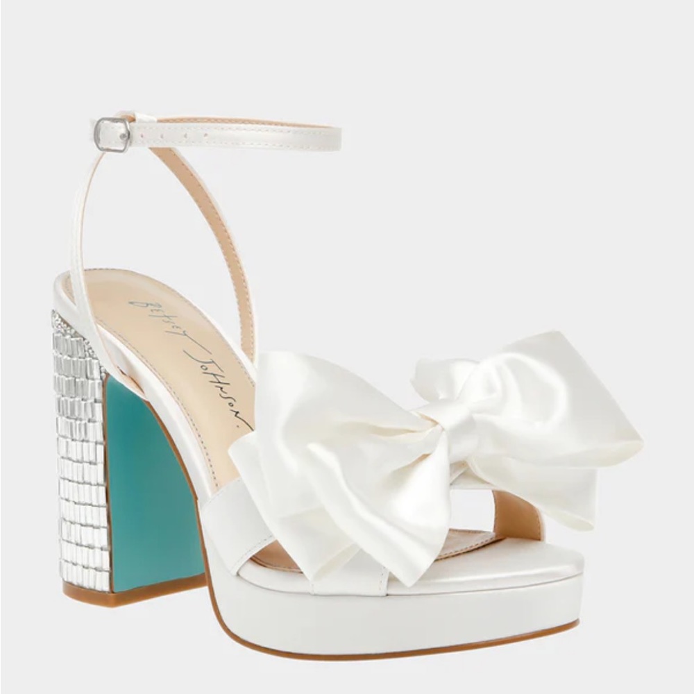 Betsey Johnson Maddy Ivory Heels - Never Worn!